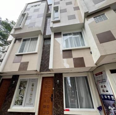 Aparthouse Crystal