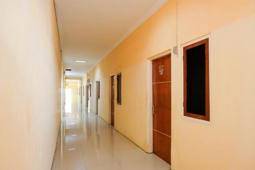 RedDoorz near RSUD Kardinah Tegal