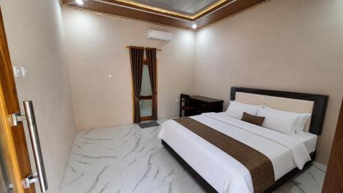 Homestay Sadikin Scar Reef Beach Jelenga in Maluk