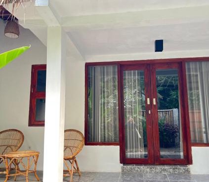 Hibiscus house Kuta Lombok 1 bedroom and kitchen in Kuta Lombok