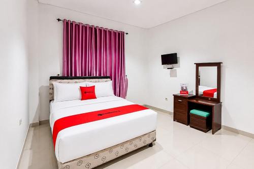 RedDoorz at Residence Bintaro
