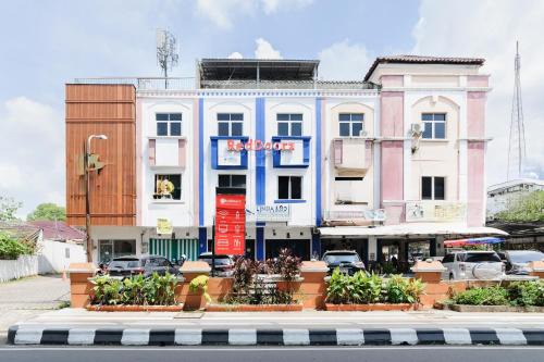 RedDoorz near Palembang Square Mall 2 in Palembang