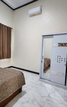 Hj Parmi Homestay Penginapan Murah di Kota Pati in Pati