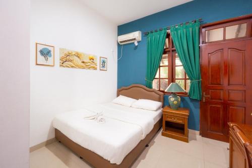 Dekuningan House