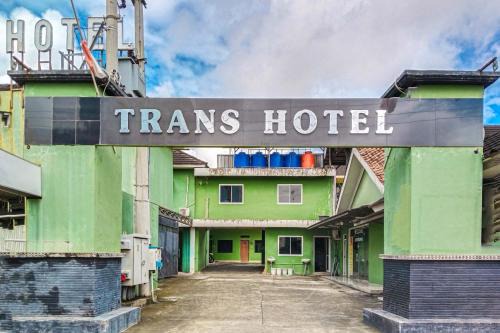 RedDoorz at Trans Hotel Cilegon