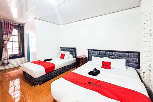 RedDoorz at Etnik Guest House in Kebumen