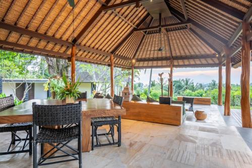 Qusia 3BR Luxury Villa