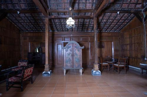 DLimasan Heritage Cottage and Cafe