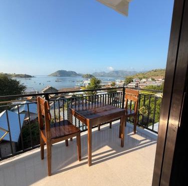 Dua Putri Komodo Homestay