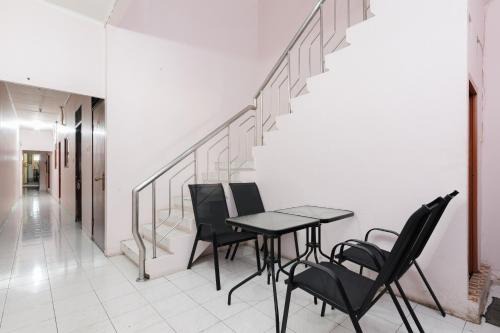 RedDoorz at Terus Manis Suryakencana