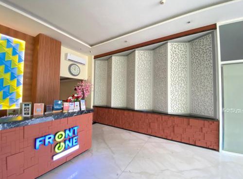 Front One Hotel Purwodadi in Purwodadi