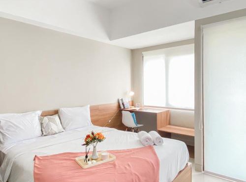 Modern Look Studio Apartment at Gateway Park LRT City Jatibening By Travelio