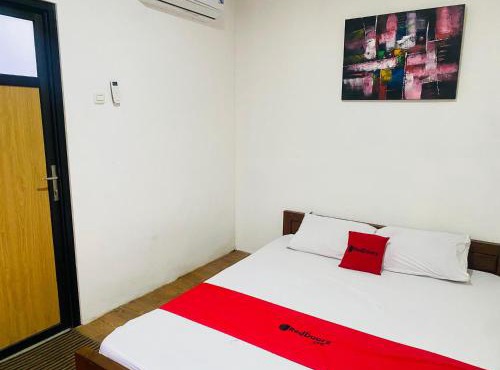 RedDoorz Syariah Near Wisata Durensewu Pandaan