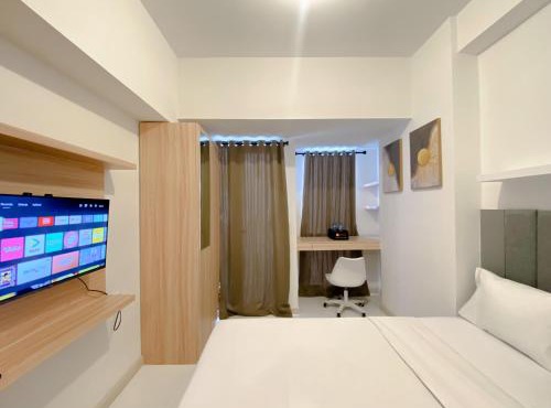 Restful and Good Deal Studio at Tokyo Riverside PIK 2 Apartment By Travelio