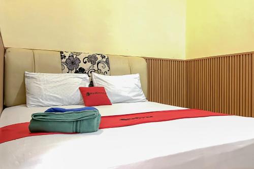 RedDoorz near Wisma Cahaya Abadi Sepinggan Airport Balikpapan