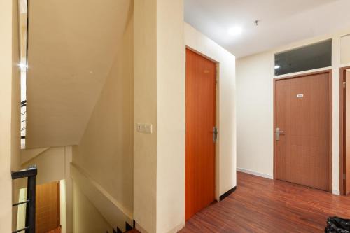 Urbanview Hotel Ellegan Residence Alam Sutera Serpong