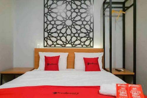 RedDoorz @ Manukan Surabaya