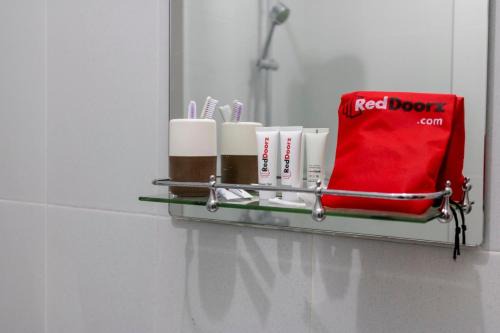 RedDoorz Syariah @ Haurgeulis in Baoen