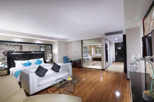 The Alana Hotel & Convention Center Solo by ASTON in Solo
